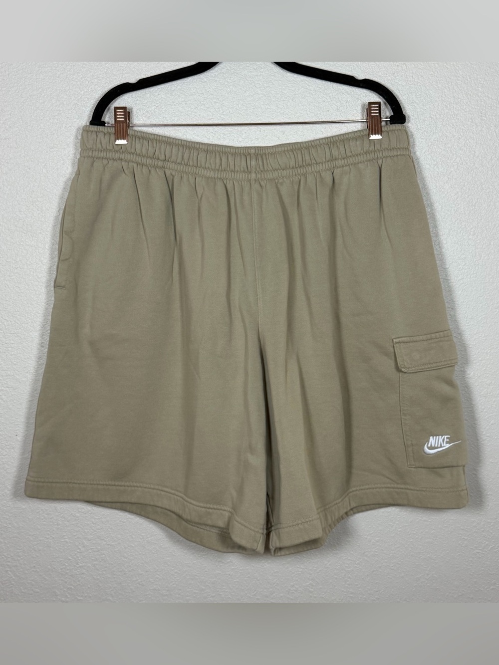 Nike Men’s XXL Beige Solid Sweatshorts Fleece Lined Drawstring Embroidered Logo